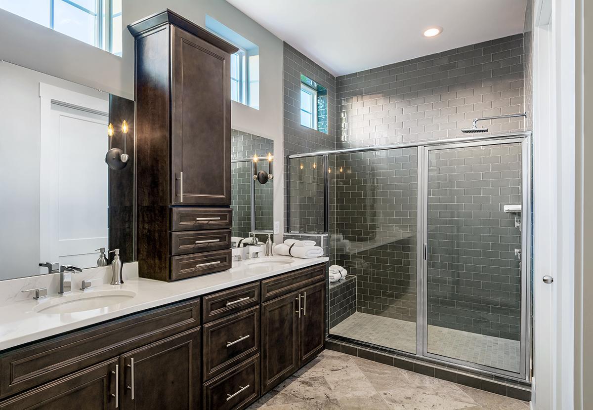 How to Select the Right Shower Door for Construction Projects Without Delays or Rework